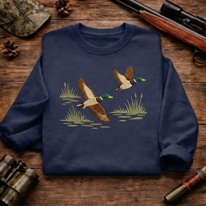 Embroidered Retro Duck Sweatshirt, 90s Vintage Mallard Crewneck